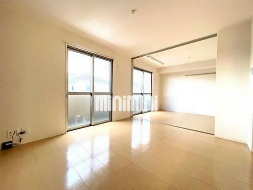 クレセントⅥの居間