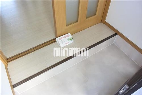 十一屋ハイツの玄関