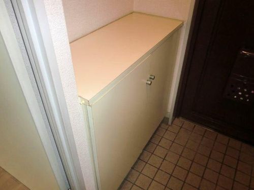 アベニュービルの玄関