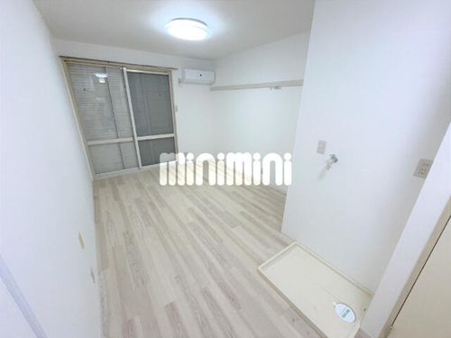 ジュネス向イ山の居間