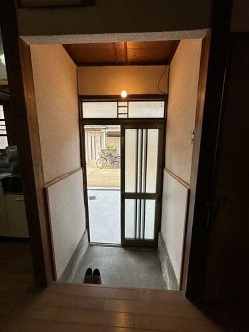 大阪府高槻市赤大路町(一戸建)の賃貸物件1の玄関