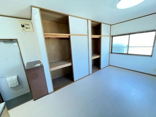 杉花コーポの居間