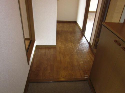 ハイカムールSTの玄関