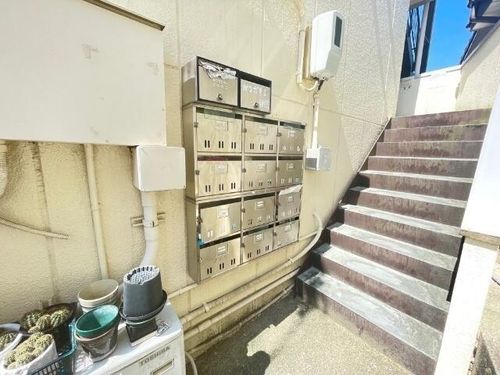 レオン八事 西館の玄関