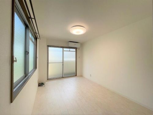 レオン八事 西館の居間