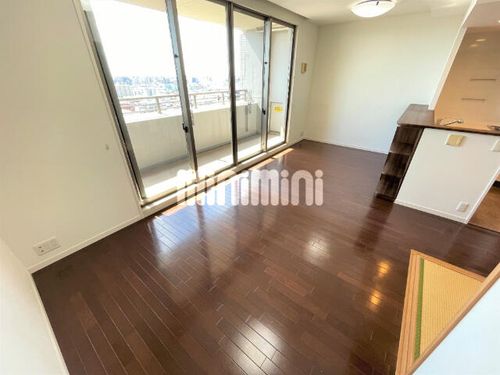 パークホームズ御器所の居間