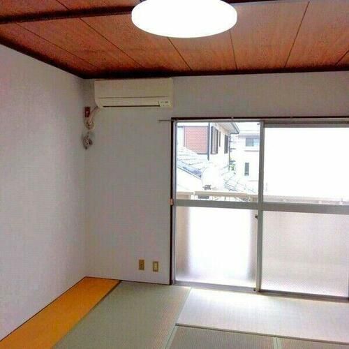 ラ・モンターニュの居間