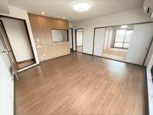 グランプラス西島の居間