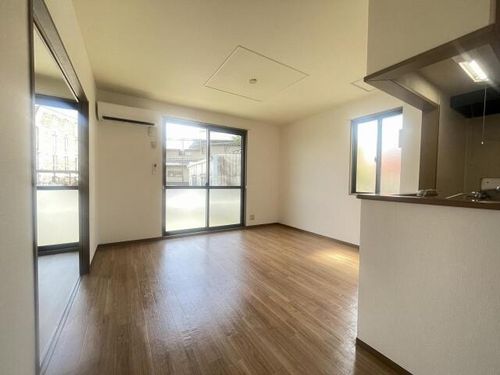 クレセール・エマーユⅡの居間