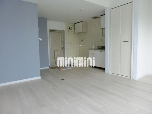 リバーサイドハイツの居間