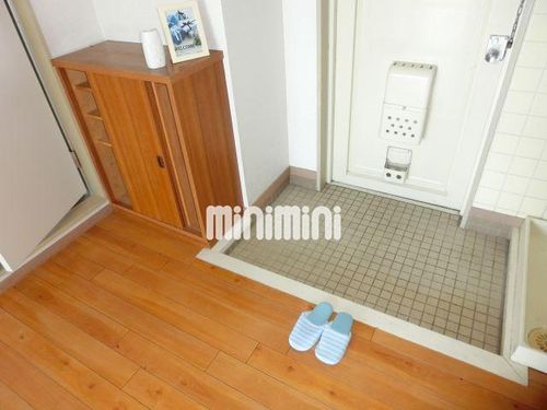 リバーサイドハイツの玄関