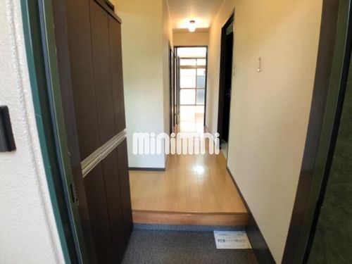 ベルズ有松B棟の玄関