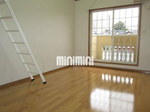 アンベリール美合の居間