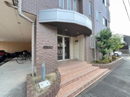 リシェール正保の玄関