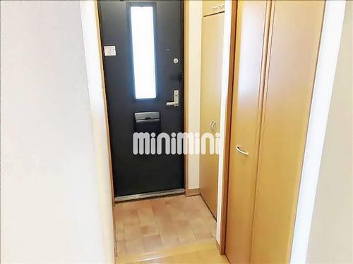 パルティーレ野並の玄関