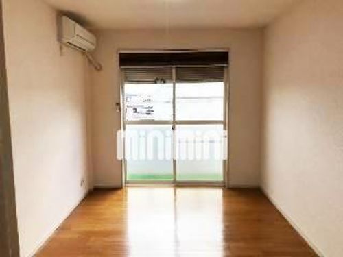 メゾン・ド・バウハウスの居間