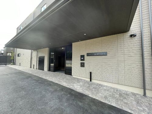 NC STYLE 本山305の玄関