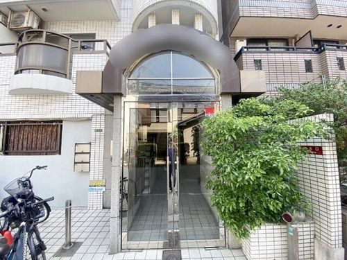ライフステージ今里の玄関