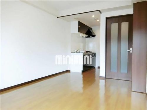 KIRAKUマンションの居間