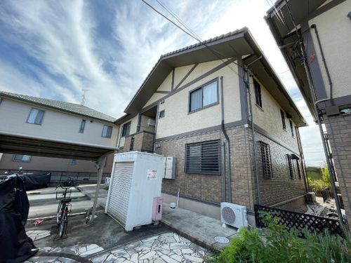 レクサスA棟の外観