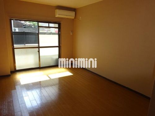 ファンタジア日の出の居間