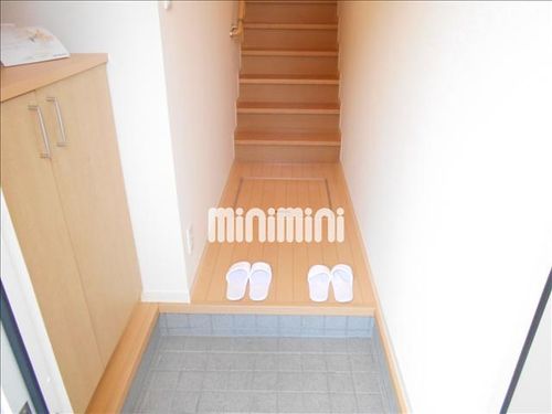 ユートピア東山 Fの玄関