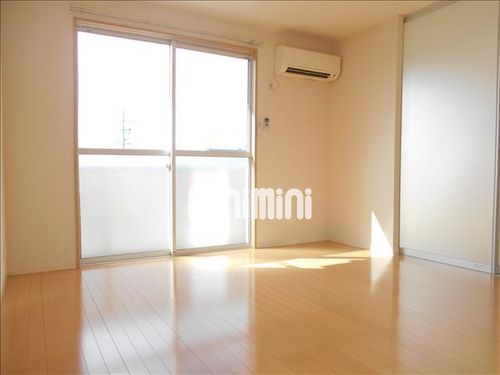 ユートピア東山 Fの居間