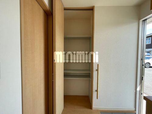 バトーエメロード Aの内装