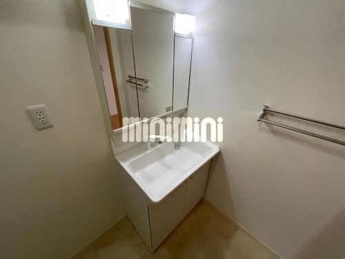 バトーエメロード Aの内装