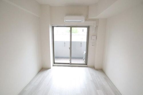 アドバンス神戸パーチェの居間