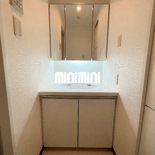 丸の内タナカビルの内装