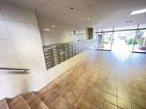 富吉グリーンハイツ1号棟の玄関