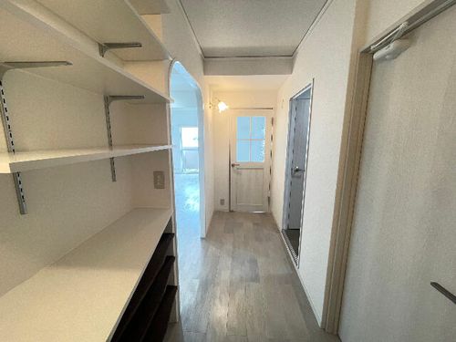 富吉グリーンハイツ1号棟の玄関