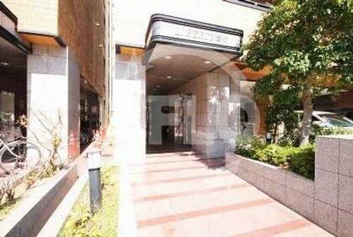 リバティ桜川の玄関