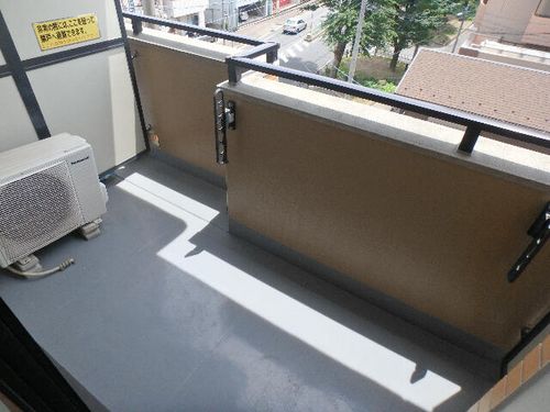 サンピアオカヤスの内装