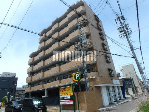 サンピアオカヤスの外観