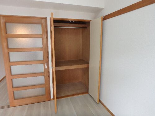 サンピアオカヤスの内装