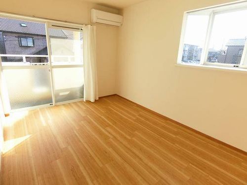 ハイライフ旭の居間