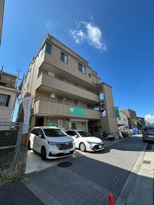 エスコート行基の外観
