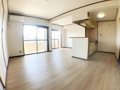 リエス鳴海の居間