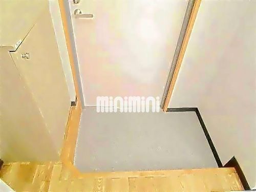 ルーチェ栄の玄関