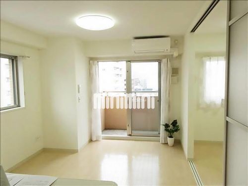 トレフルコートの居間