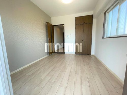 メゾン広路通の居間