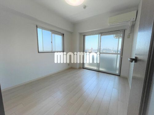 メゾン広路通の居間