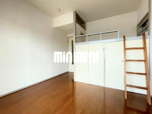 内藤ビルの居間