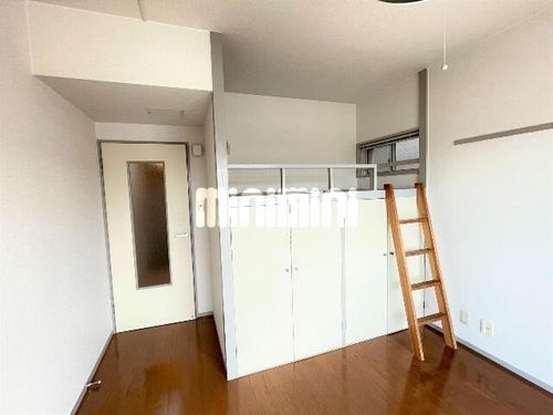 内藤ビルの居間