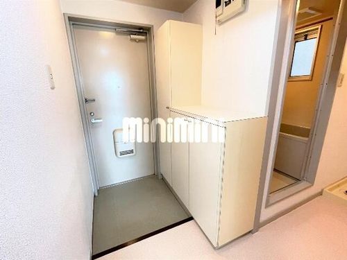 内藤ビルの玄関