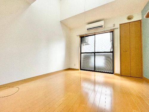 クレアール塩釜の居間