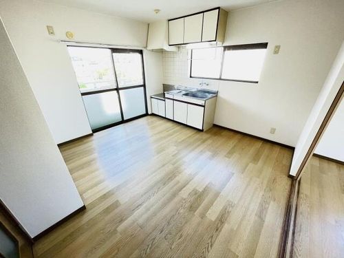 グリーンパーク藤塚A棟の居間