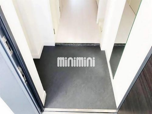 アドバンス名古屋モクシーの玄関